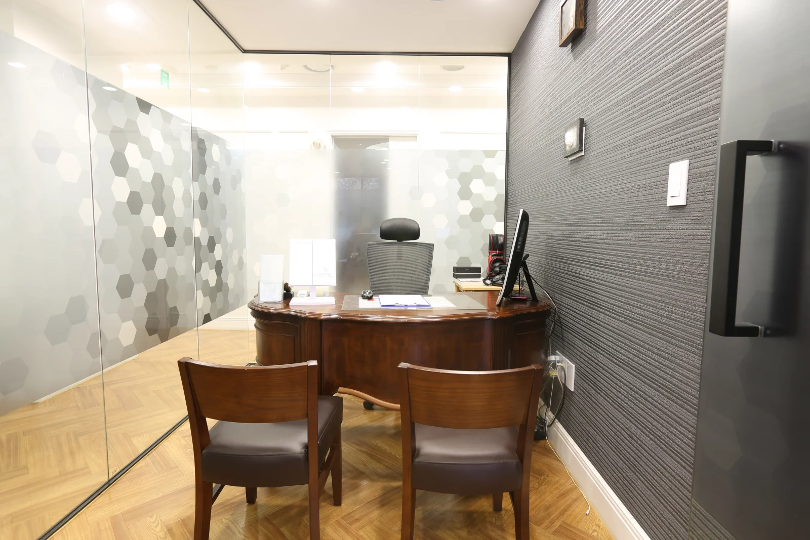 Private consultation room at G Clinic, Gangnam, Seoul